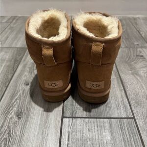 UGG Women’s Low Classic Mini Boots